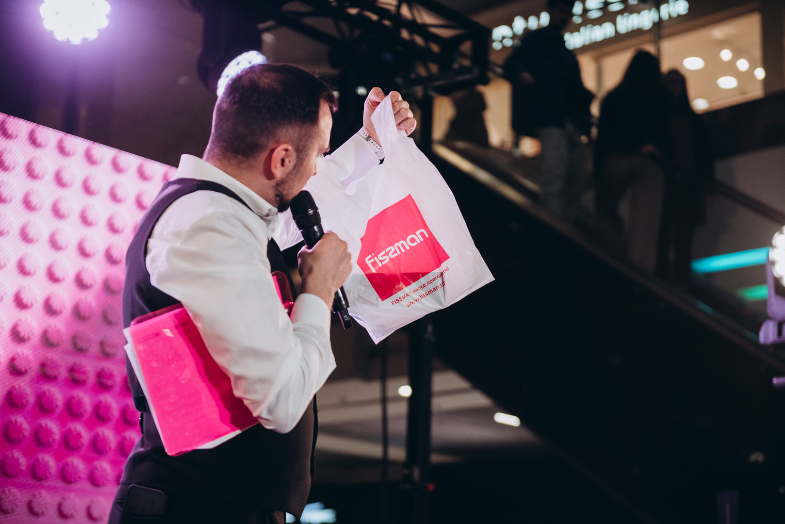 &quot;Весна у Gulliver – час святкувати!&quot; за участі: Єгора Андрюшина, Насті Цимбалару, Олени Тополі та Валентини Олеярник та розіграш від TOUS  image-232