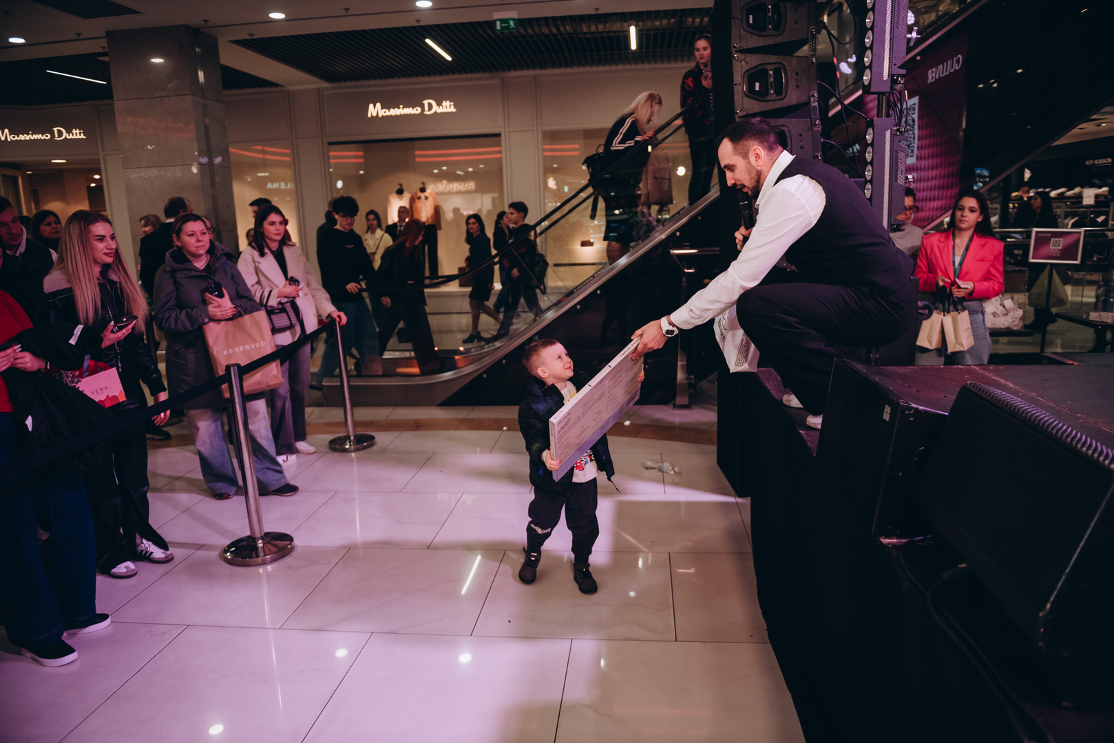 &quot;Весна у Gulliver – час святкувати!&quot; за участі: Єгора Андрюшина, Насті Цимбалару, Олени Тополі та Валентини Олеярник та розіграш від TOUS  image-242