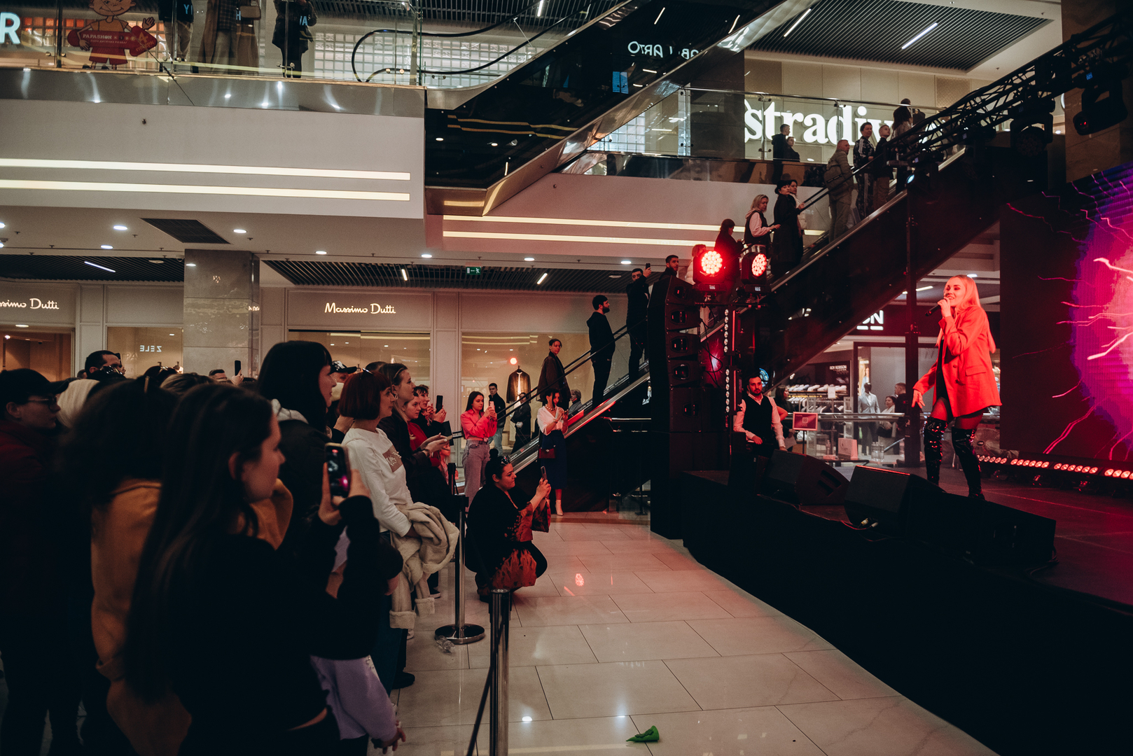 &quot;Весна у Gulliver – час святкувати!&quot; за участі: Єгора Андрюшина, Насті Цимбалару, Олени Тополі та Валентини Олеярник та розіграш від TOUS  image-286