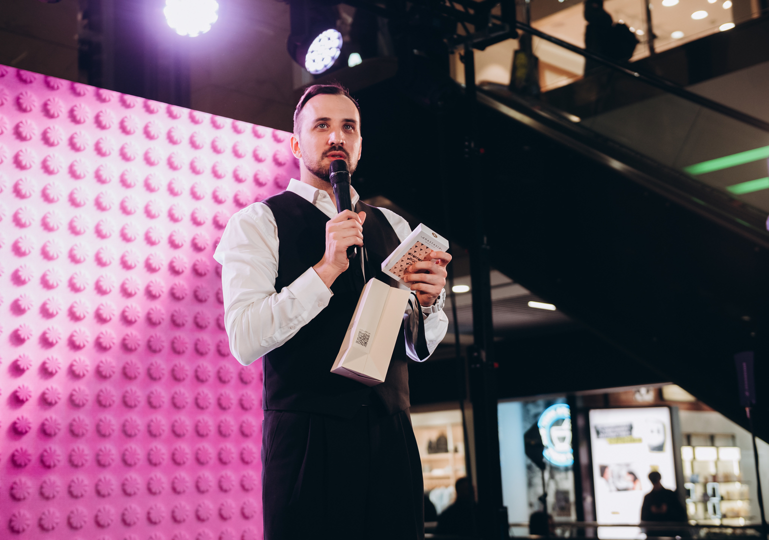 &quot;Весна у Gulliver – час святкувати!&quot; за участі: Єгора Андрюшина, Насті Цимбалару, Олени Тополі та Валентини Олеярник та розіграш від TOUS  image-355