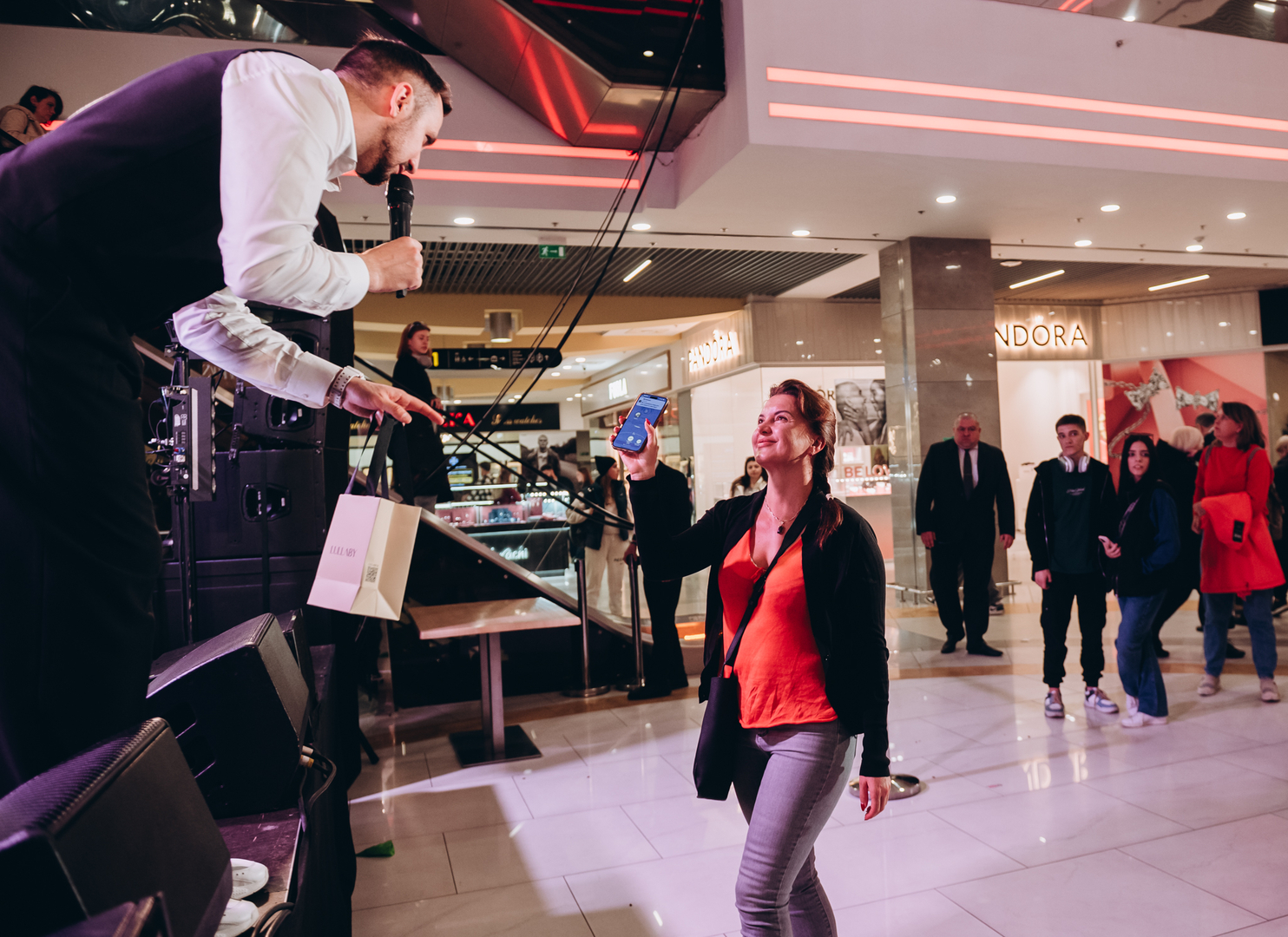 &quot;Весна у Gulliver – час святкувати!&quot; за участі: Єгора Андрюшина, Насті Цимбалару, Олени Тополі та Валентини Олеярник та розіграш від TOUS  image-357