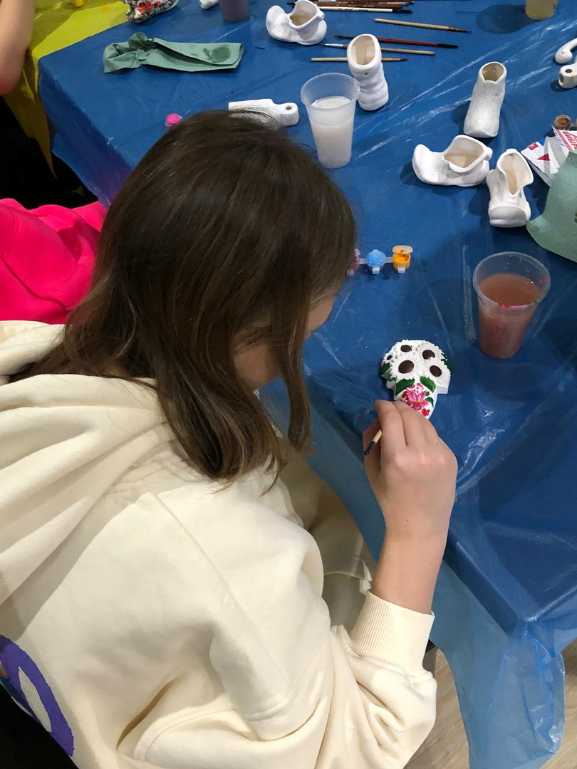 Workshops on making honey candles and decorating jugs image-32