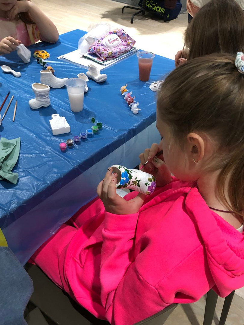 Workshops on making honey candles and decorating jugs image-34