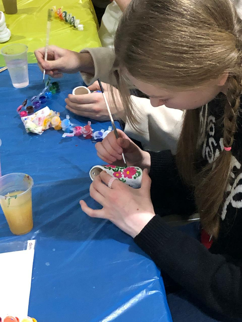 Workshops on making honey candles and decorating jugs image-38