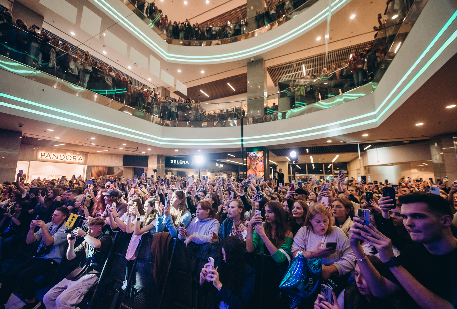 Дня Народження ТРЦ Gulliver 11 років image-439