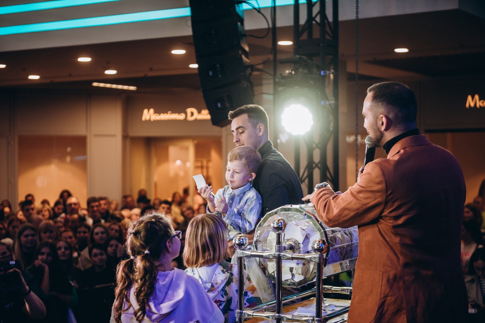 Дня Народження ТРЦ Gulliver 11 років image-454