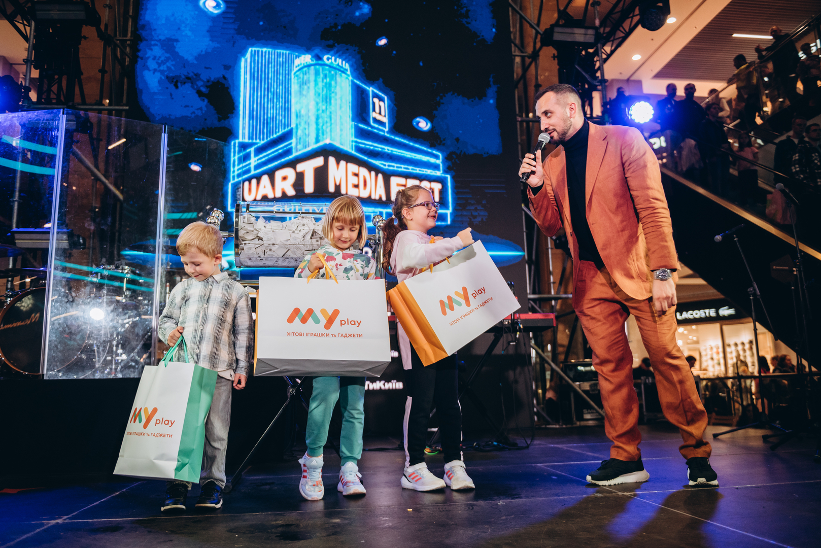 Дня Народження ТРЦ Gulliver 11 років image-481