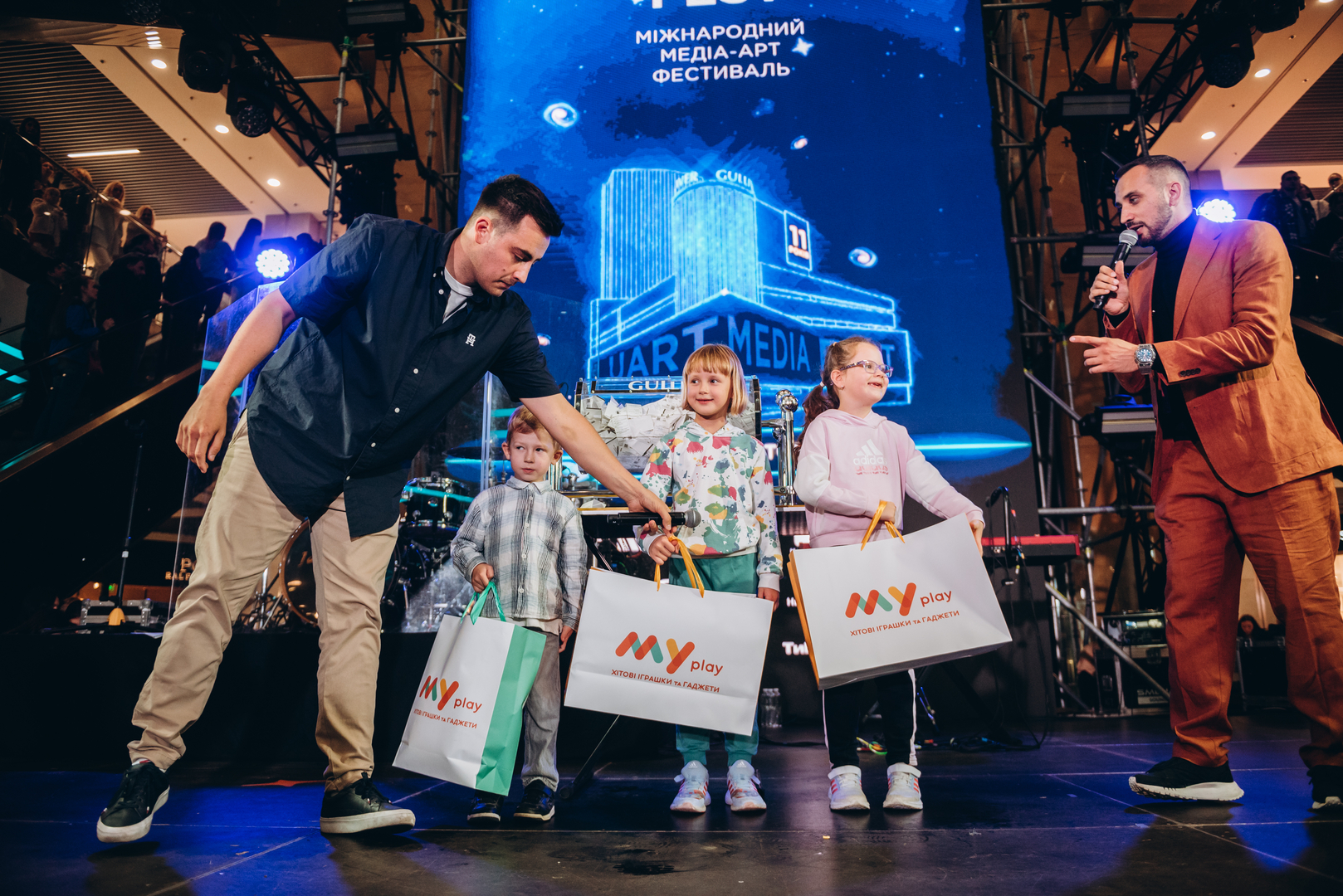 Дня Народження ТРЦ Gulliver 11 років image-483