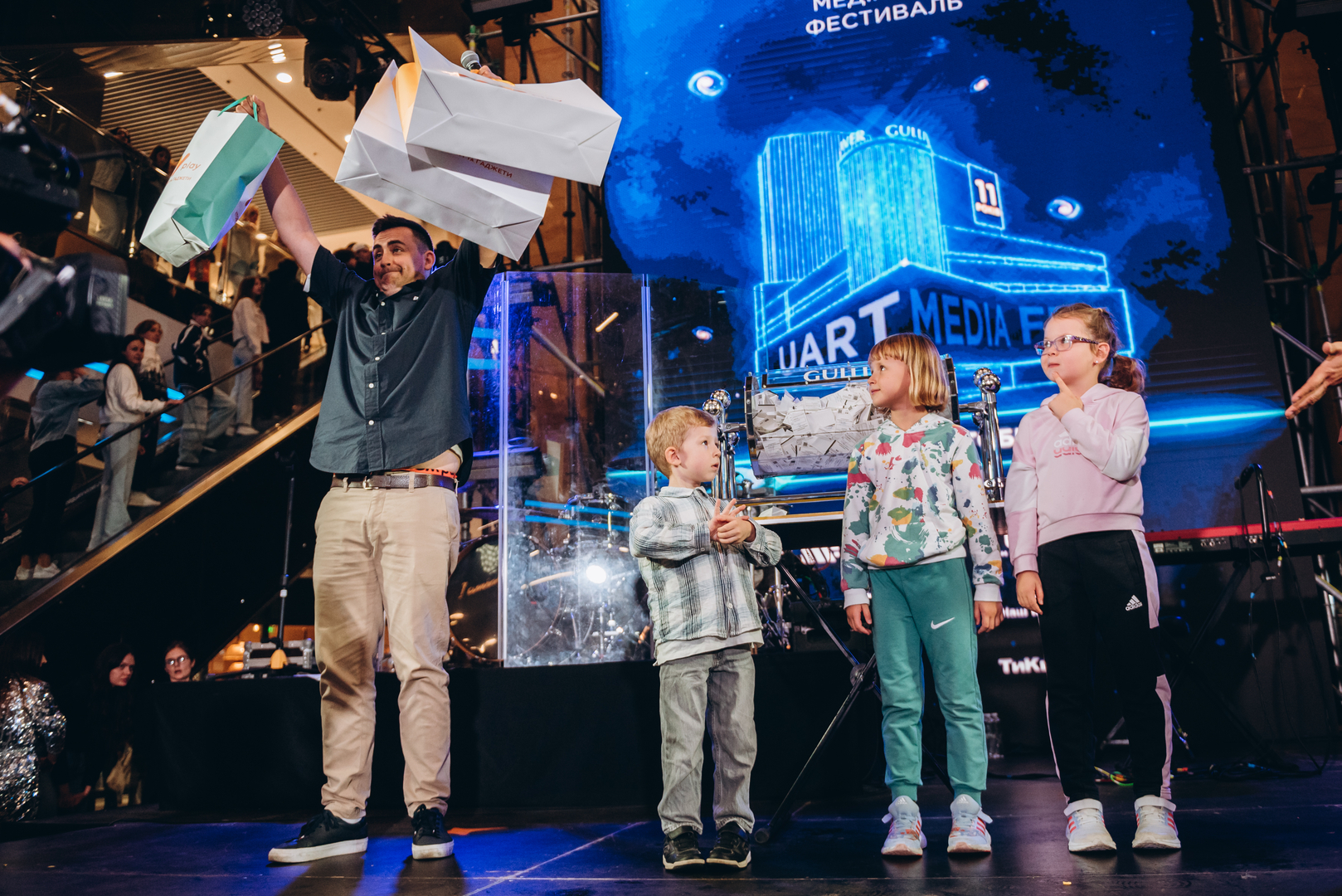 Дня Народження ТРЦ Gulliver 11 років image-484