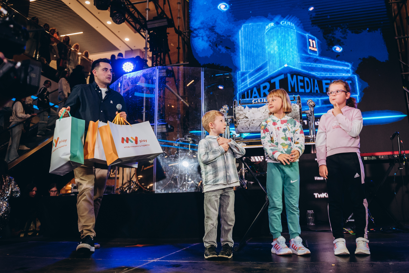 Дня Народження ТРЦ Gulliver 11 років image-486