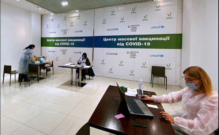 A mass vaccination center against COVID-19 has opened in the Gulliver mall!